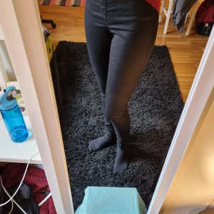 Jeans - Endast provade. Djur finns i hemmet