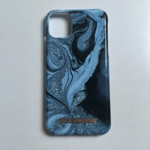 Idealofsweden skal iPhone 11 - Idealofsweden skal till iPhone 11. Endast lite användt, bara lite slitet i ena hörnet (det som jag tog bild på)