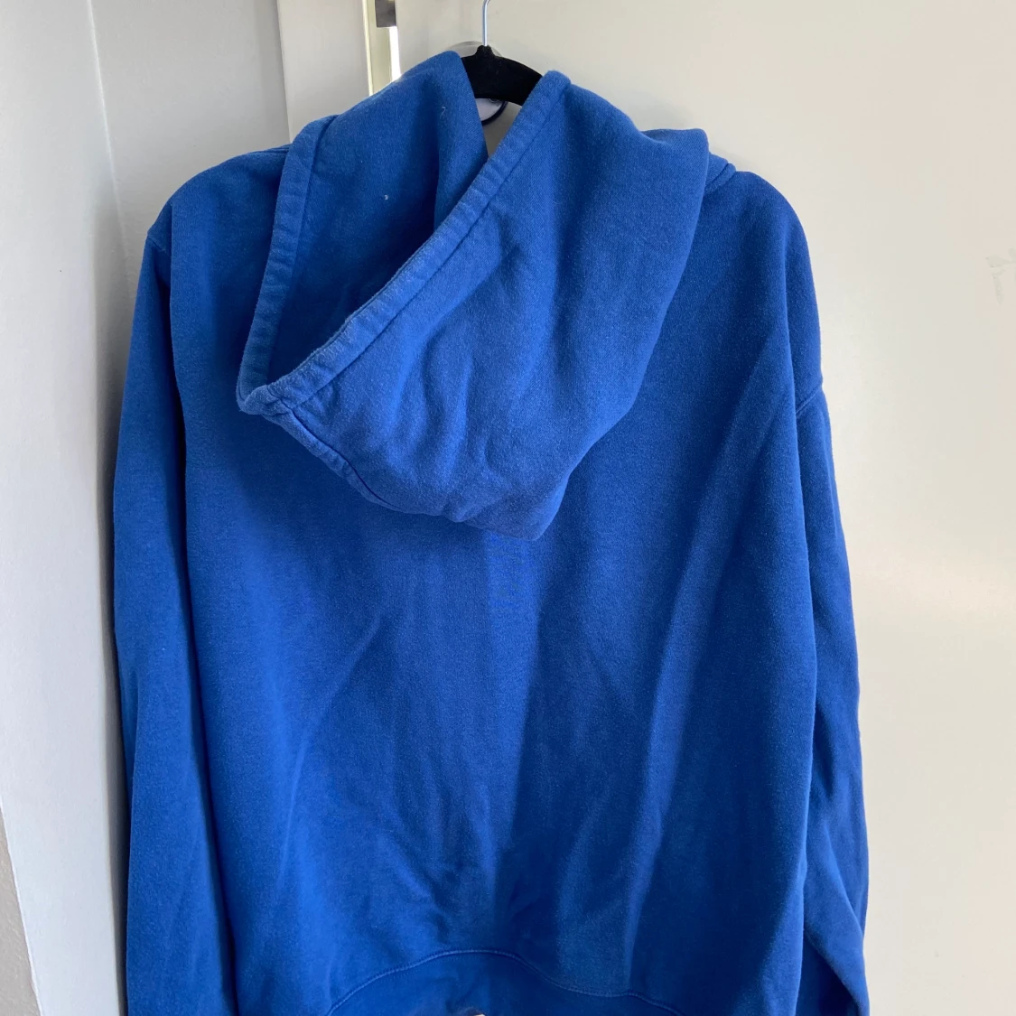 Rhinestone hoodie med dragkedja - 90