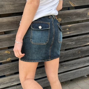 Diesel kjol - En skit snugg och trendig kjol för diesel industry. Har aldrig använts!❤️ nypris på diesel kjolar är över 1000kr!!!😻 KÖPAREN STÅR FÖR FRAKT 📦 