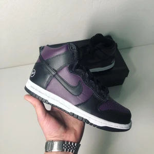 Dunk High - Fragment  - Dunk High - Fragment ⚡️ // Helt nya med originalbox, ds // Storlekar: 36 // Pris: 1199 kr // Skickas spårbart via PostNord på köparens bekostnad // Instagram @snkrheatofficial