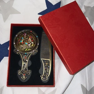 Spegel & borste  - Super super eleganta och gammel dags borste & spegel handgjort från iran till salu