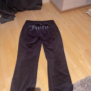 Juicy byxor - Juicy byxor , köpta för nån månad sen så dome som nya