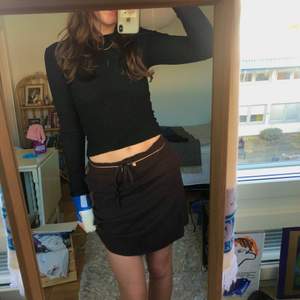 brun kjol i tyg med snörning i midjan 🍓 passar S/M!