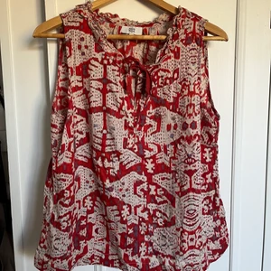 Blus - Jättesöt blus i skön kvalitet från noa noa❤️