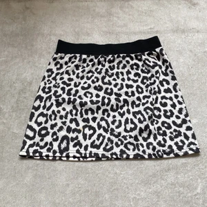 Tjol leopardmönstrad  - Leopardmönstrad Tjol från sisterS i storlek S men ochså till M 