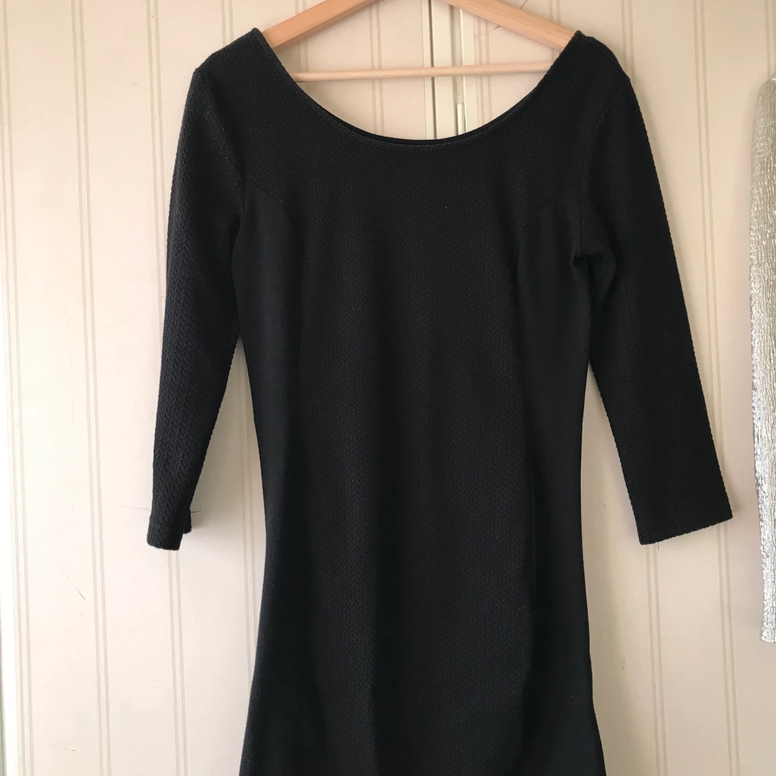 Klänningar - guldfärgad , svartfärgad  - 90