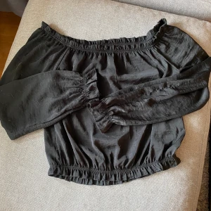 Offshoulder - Superfin off shoulder tröja