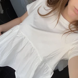 Zara topp - Supergullig tröja från zara🤍 endast använd 1 gång 