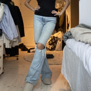 Zara jeans 34 - Zara jeans storlek 34. Jättefina och bra skick. Knappt använda. 
