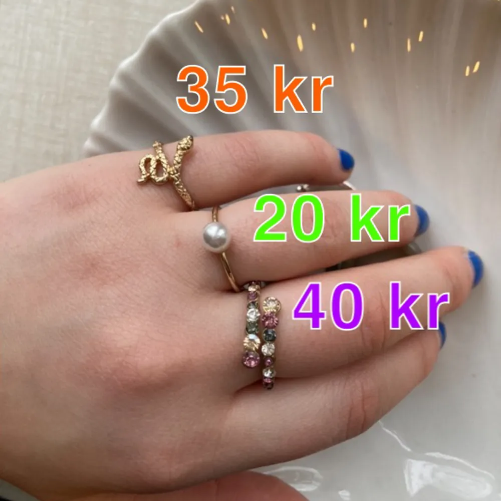 Se pris på bilderna!!! Blandade priser. Betala för 2 få 3! Eller köp alla för 120 kr. Skriv för mer bilder eller beskrivning. . Accessoarer.