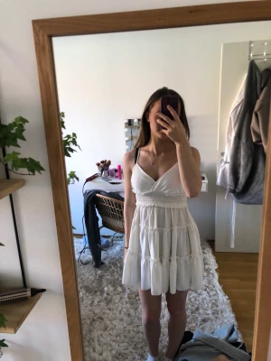 Vit klänning - En fin vit klänning