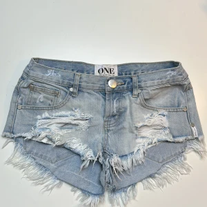 One teaspoon jeansshorts  - Säljer dessa jeansshorts från one teaspoon❤️ använda fåtal gånger