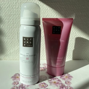 RITUALS PRODUKTER - 2 helt nya produkter från Rituals … Det är 1 Foaming Shower Gel och en Bodu Scrub. 100kr för båda.