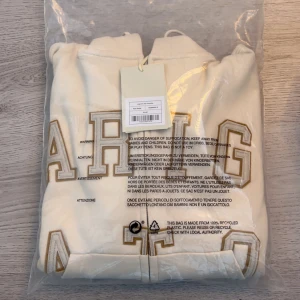 Axel Arigato Legend Zip Hoodie - Storlek small. Helt ny och oanvänd. Tags, påse osv finns. Kostar 2100kr ny.