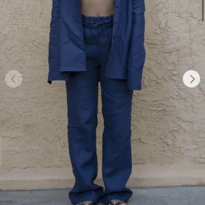 Adsgn Linnebyxor - Jag säljer dessa fina linnebyxor ifrån Adsgn. Nypris: 799 kr. Endast använda ett fåtal gånger💕