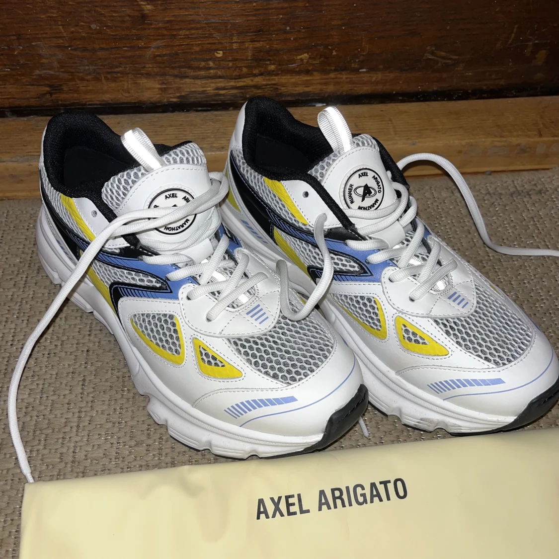 Oanvända Axel Arigato - 91