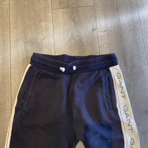 gant shorts  - säljer dessa gant shorts, bra till våren
