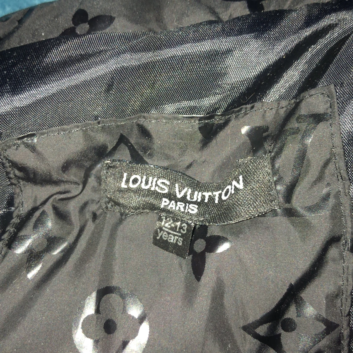 Louis Vuitton väst  - 91