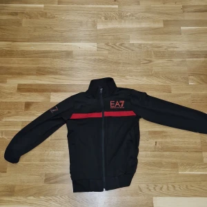 Armani kofta - Armani kofta för barn 9-10 år. Använd bara i några månader. 