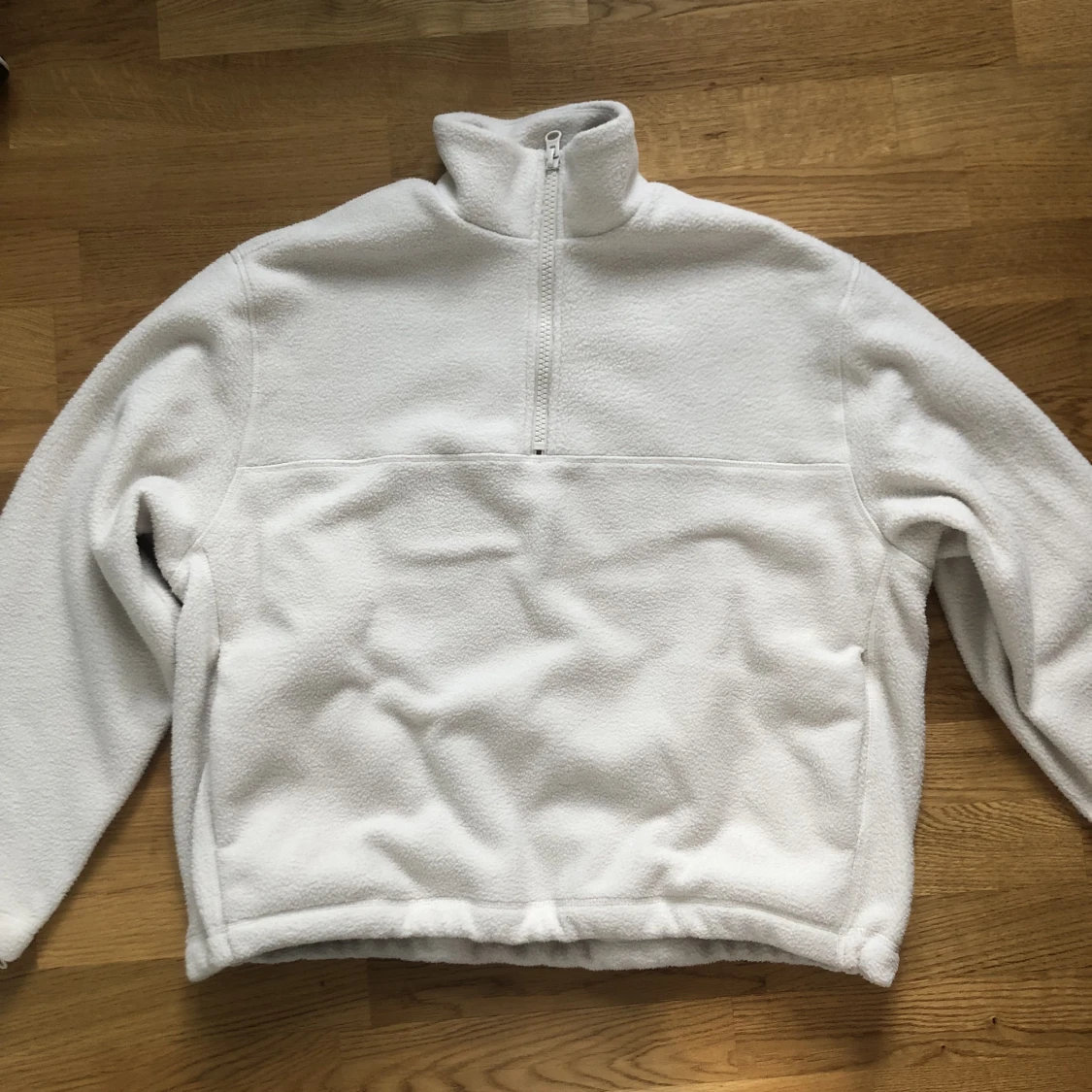 Vit fliströja  - 90