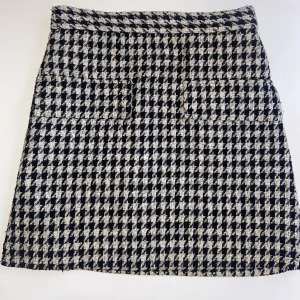 Rutig kjol - Så fin kjol i toppenskick! Passar till allt 🤩🤩