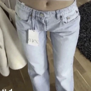 Midrise zara jeans - Knappt använda! Bra skick. Pris plus frakt 