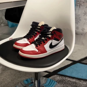 Jordan 1 Chicago  - Fina lite creasade  Ingen låda tyvärr  Nypris ca 3600kr
