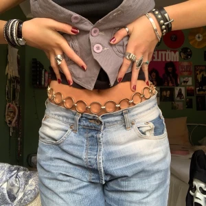 y2k skärp - bra skick! tyvärr för litet för mig… så y2k o passar till typ allt!! skriv vid intresse eller frågor!!💋💋💋💋💋