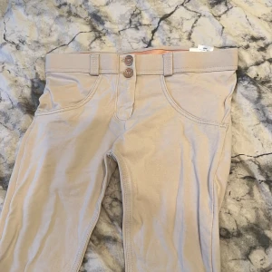 Freddy wr up pushup byxor - Push up byxor light beige Low rise