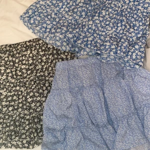 Kjolar från SHEIN  - Superfina kjolar från SHEIN, helt oanvända då de blev försmå till mig. Alla är i storlek M/S 30/st eller alla tre för 60kr