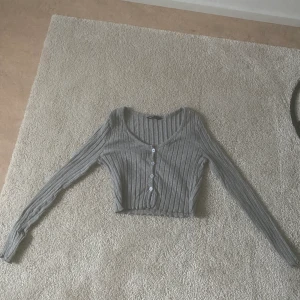 Långärmade toppar i strl S - Säljer alla tre för endast för 60kr eller för 40kr st. Köpt från Shein, ej använt mycket