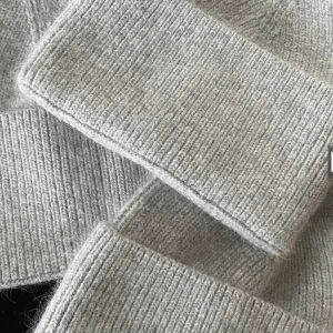 Mössa - Säljer några stycka mössor. Skiv för frågor eller funderingar ❤️❤️