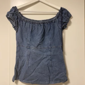 Söt jeanstopp only - Super söt jeanstopp med dragkedja från only, storlek S