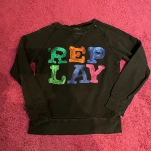 Cool Replay tröja  - Fint skick, uppskattar att den är mindre än storleken som står i 