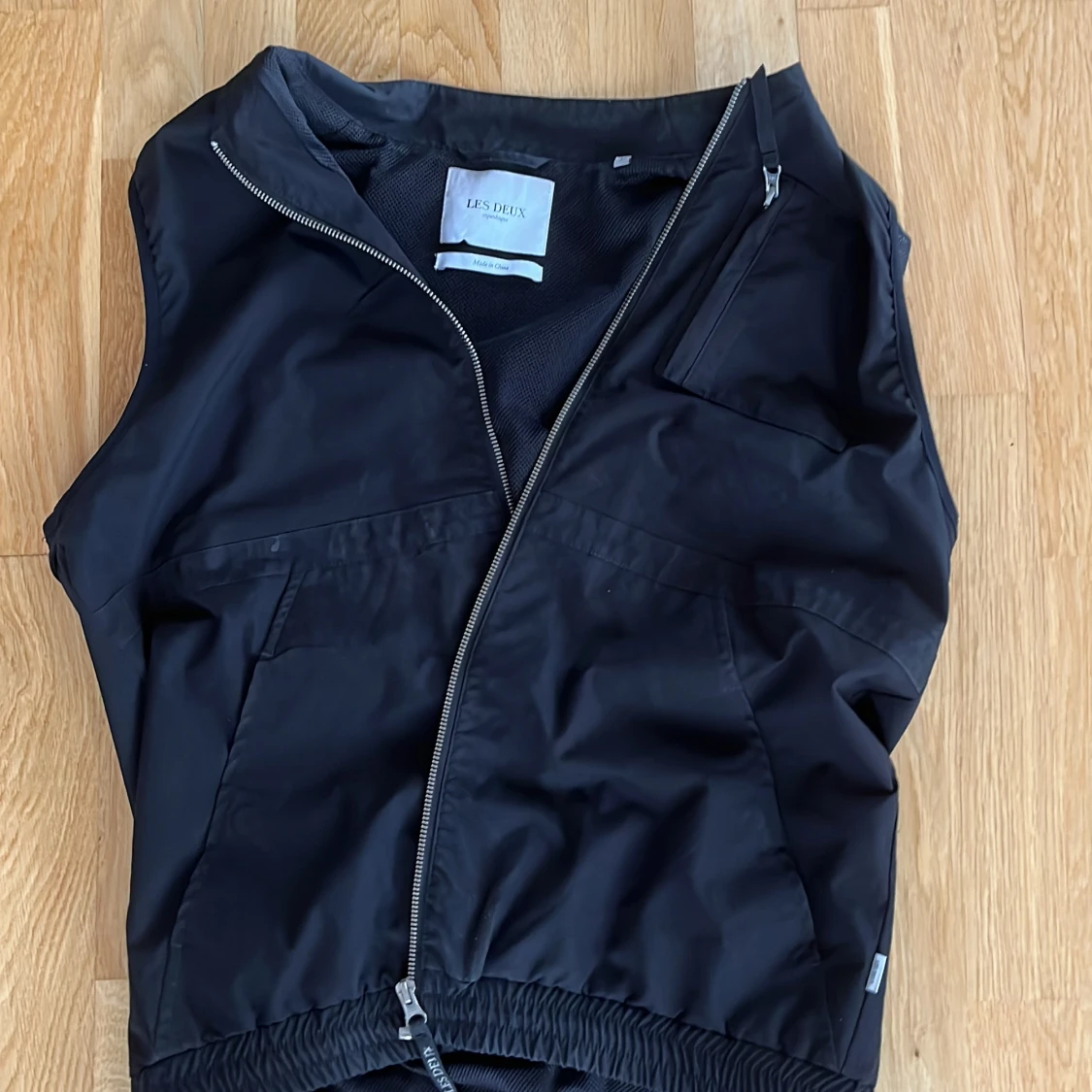 Les deux väst  - 90