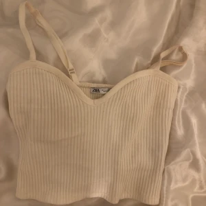 Zara topp - Zara topp💕 frakt ingår inte i priset! Frakt:44kr