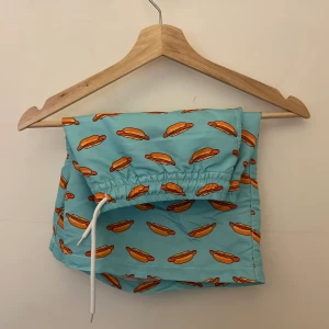 Biltemashorts - Biltemashorts i storlek L. Använda 1 gång.