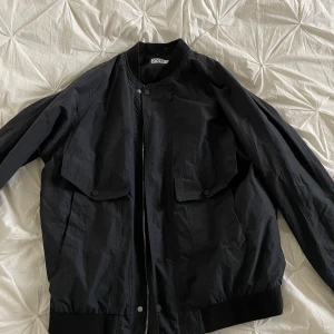 Zara bomberjacka  - Nyskick , aldrig använt 💓 Köparen står för frakt 💓