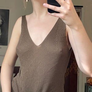 Stickat linne  - Stickat linne från Carin Wester. Väldigt bra skick!🧡 