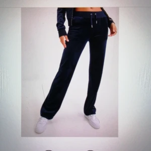 Mörkblå Juciy Couture - SÅLDA! 