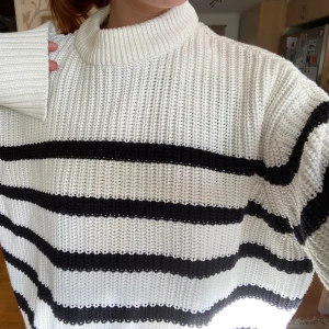 Stickad randig tröja - Superfin tröja som inte kommer till användning💕