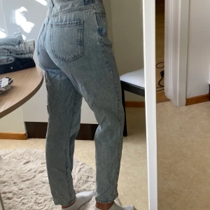 Jeans storlek 38 - Mom jeans från Gina Tricot i storlek 38, 80kr 💐