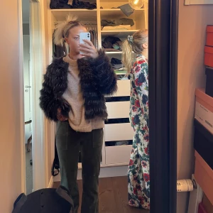 Pälsjacka  - Pälsjacka från Hollies i storlek 36🤍i äkta päls, TRYCK INTE PÅ KÖP NU!