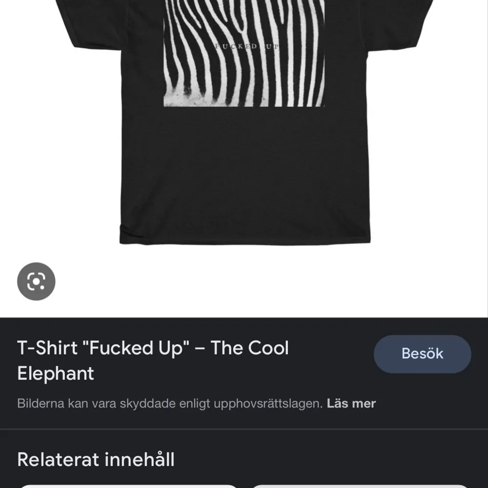 En svart vit T-shirt från the cool elephant. Köpt för kanske 2 årsen och använd kanske 5 gånger? Den finns inte kvar på hemsidan❤️. T-shirts.