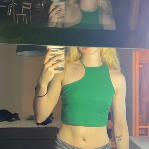 Topp - Från SHEIN. Använd fåtal gånger 