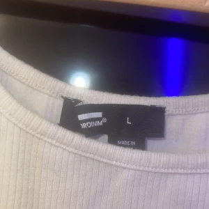 Linne  - Oanvänd offwithe linne nypris 99