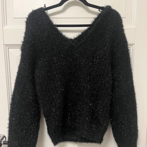 Glitter  tröja  - Jätte fin glitter tröja  Använd 1 gång 
