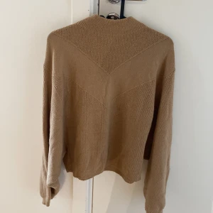 H&m - Fin tröja från h&m perfekt till höst o vinter ❤️Säljer pga behöver rensa garderoben ❤️❤️🙌🏼