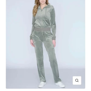 Juicy byxor  - TRYCK INTE PÅ KÖP NU! intressekol på mina juicy byxor! Strl xs men passar s lika bra. Slutsålda!! 